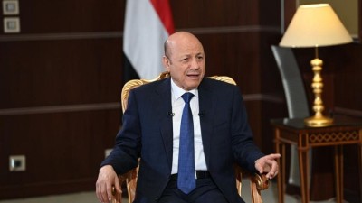 العليمي: الحوثيون هددوا بقصف مطار عدن إذا لم تعد الطائرة اليمنية الرابعة إلى صنعاء