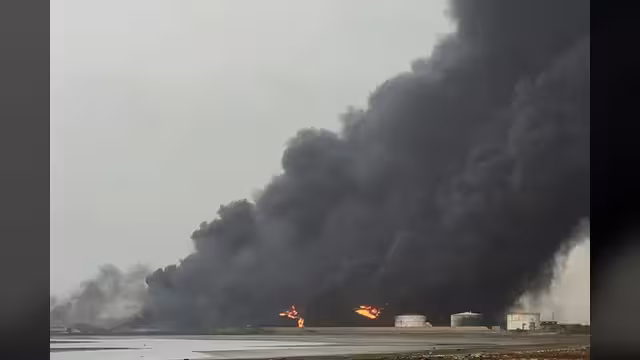 البحرية الإسرائيلية تقصف ميناء الحديدة
