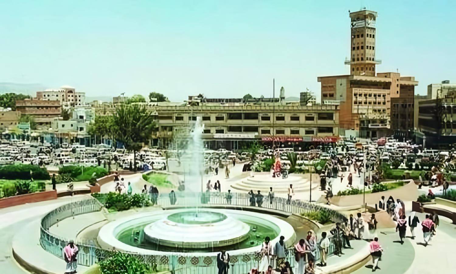 ميدان "التحرير" بصنعاء.. صور مستعادة لمعلم يذوي(1-2)