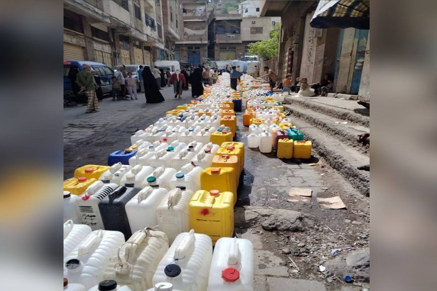 عن أزمة المياه في مدينة تعز