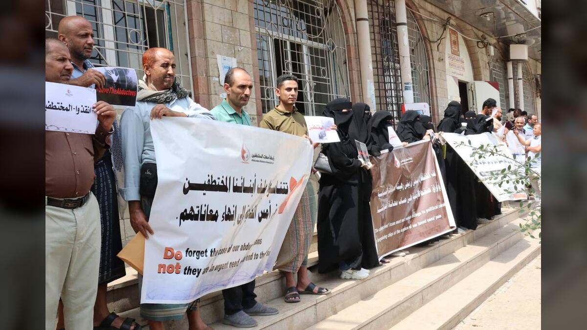 رابطة أمهات المختطفين تدق ناقوس الخطر: الكوليرا تهدد محتجزين في سجن صنعاء