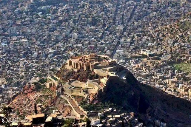 استئناف ترميم قلعة القاهرة في تعز