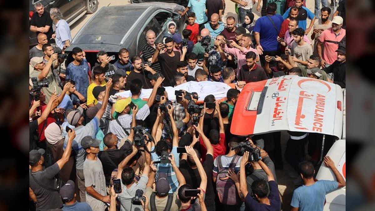 فلسطين: إسرائيل تقتل خمسة من موظفي الجزيرة في هجوم مستهدف على خيمة للصحفيين في مدينة غزة