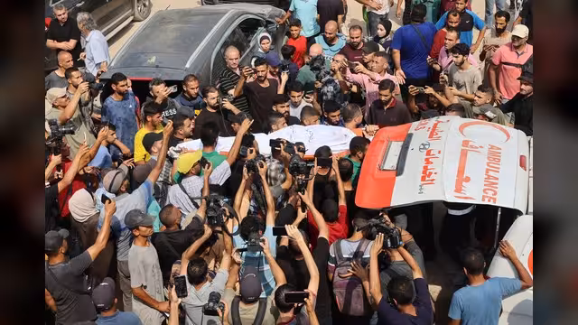 فلسطين: إسرائيل تقتل خمسة من موظفي الجزيرة في هجوم مستهدف على خيمة للصحفيين في مدينة غزة