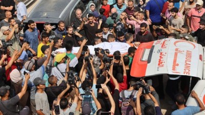 فلسطين: إسرائيل تقتل خمسة من موظفي الجزيرة في هجوم مستهدف على خيمة للصحفيين في مدينة غزة