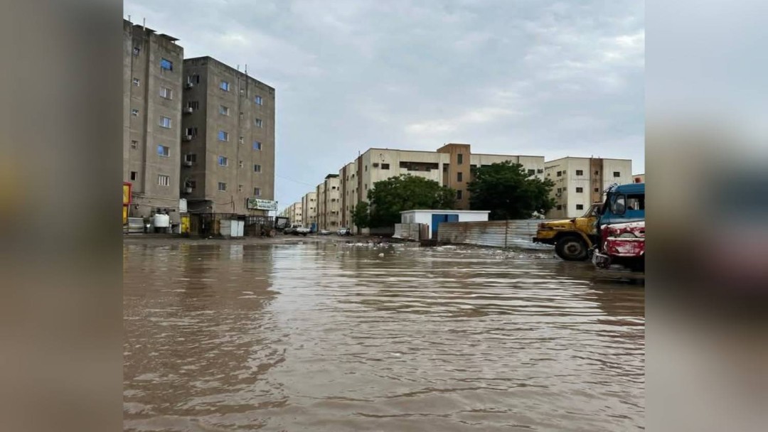 عدن تغرق مجددًا.. السيول تكشف هشاشة البنية التحتية