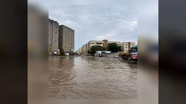 عدن تغرق مجددًا.. السيول تكشف هشاشة البنية التحتية