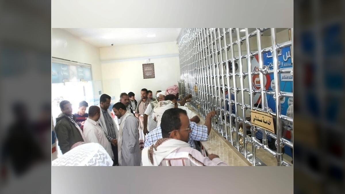 صرافو عدن يستأنفون العمل