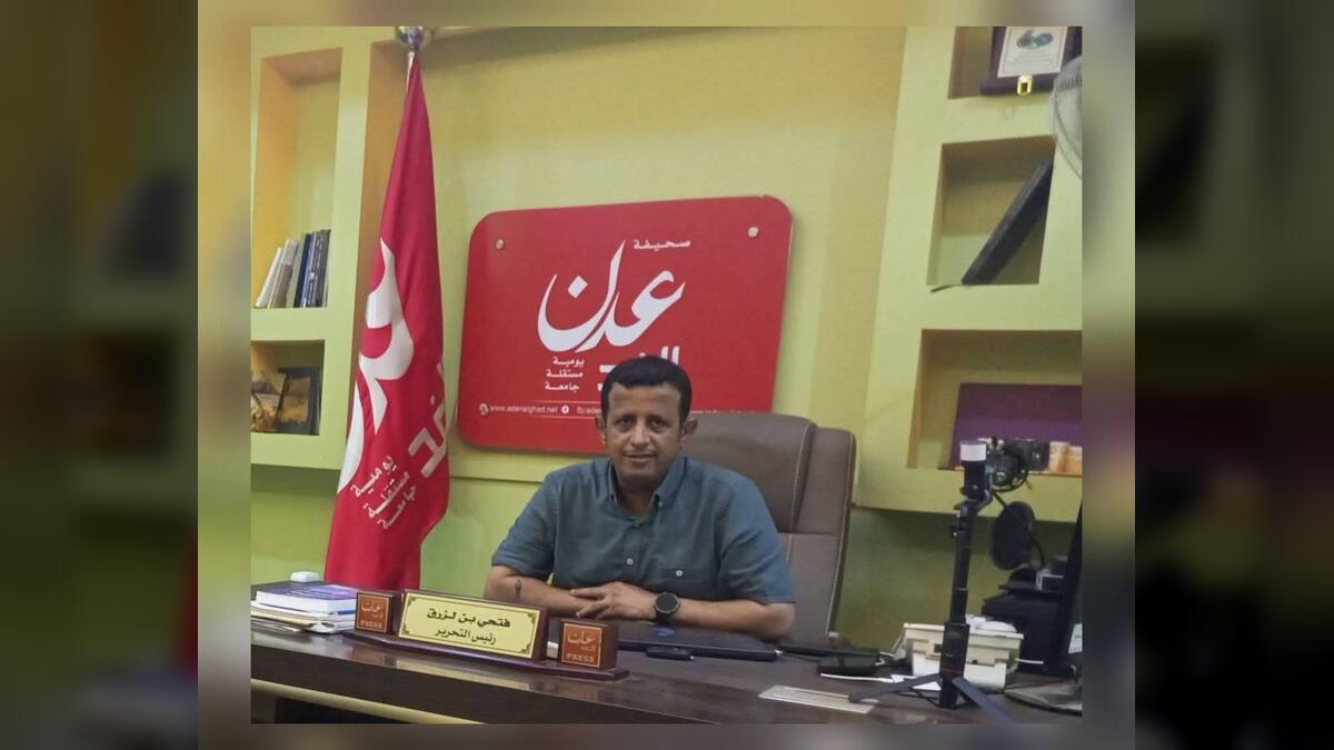 شرطة كابوتا تقتحم مقر صحيفه "عدن الغد" وتعتقل رئيس تحريرها