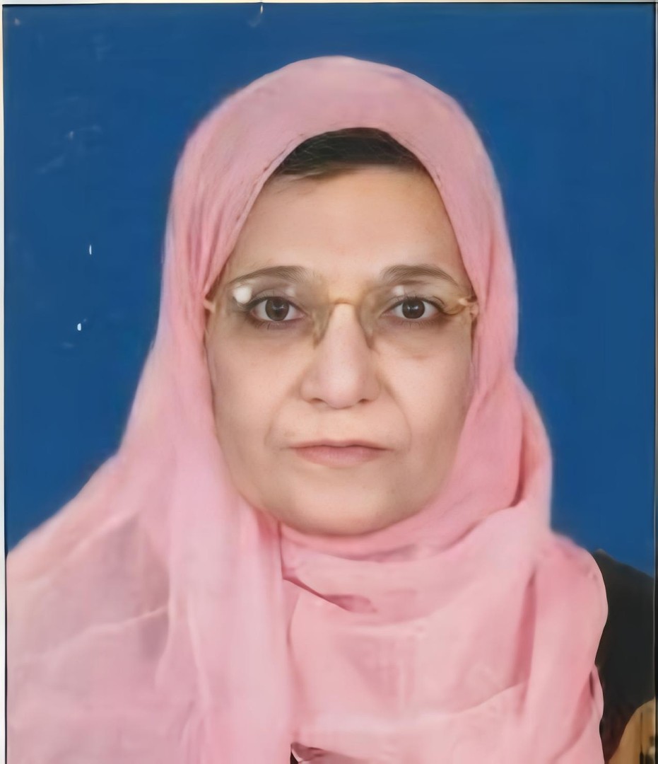 الدكتورة عزة غانم
