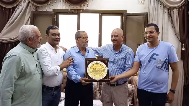 من الحديدة إلى كفر الشيخ.. قصة وفاء تلميذ يمني لمعلمه المصري بعد 3 عقود