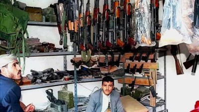 صنعاء: تراجع الطلب على الأسلحة الخفيفة مع توقف المعارك وتدهور الاقتصاد