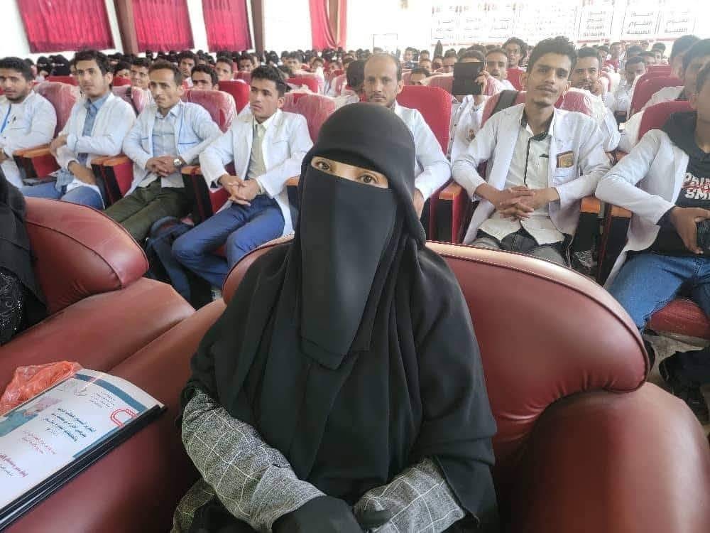 "نجود السنباني"... من التربية إلى رعاية مرضى السرطان