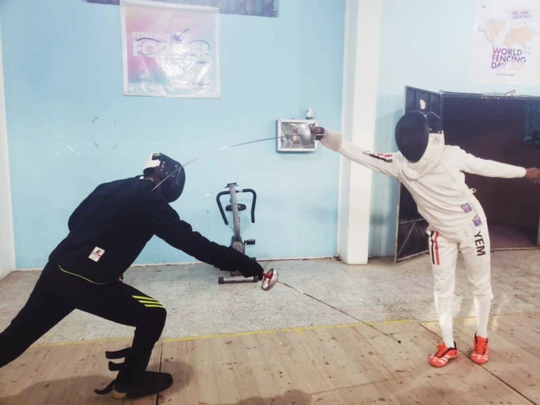 لاعب في رياضة المبارزة