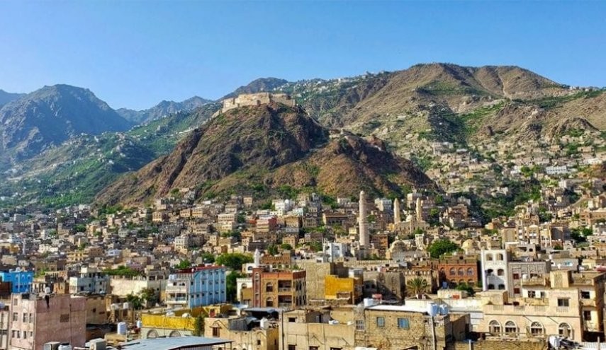 الحديدة: قيادي حوثي يقتل مواطناً أمام أسرته