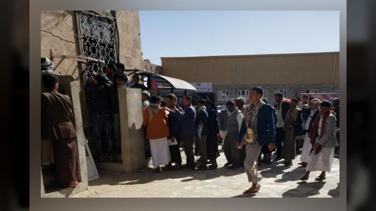 إلزام مزدوج للهوية.. مواطنون بين بطاقتين في صنعاء وعدن ومعاناة بلا نهاية