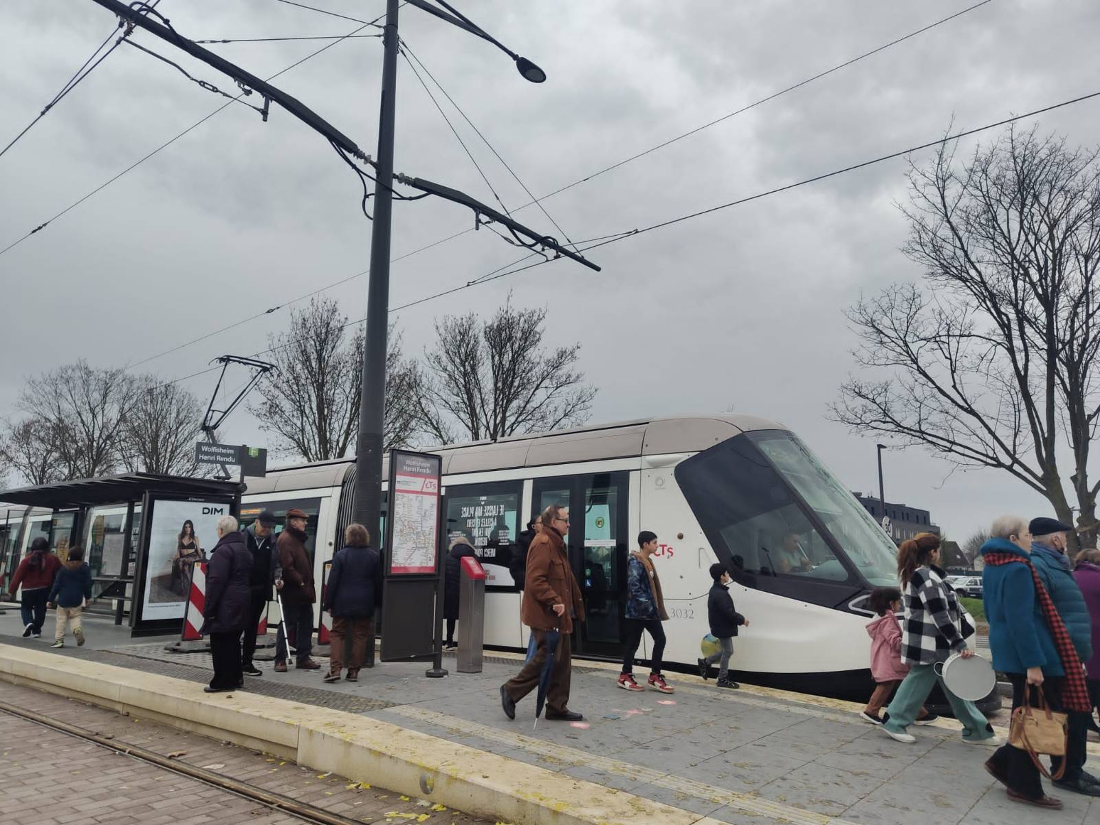 بين مدينة تتوسع وبلد ينهار..