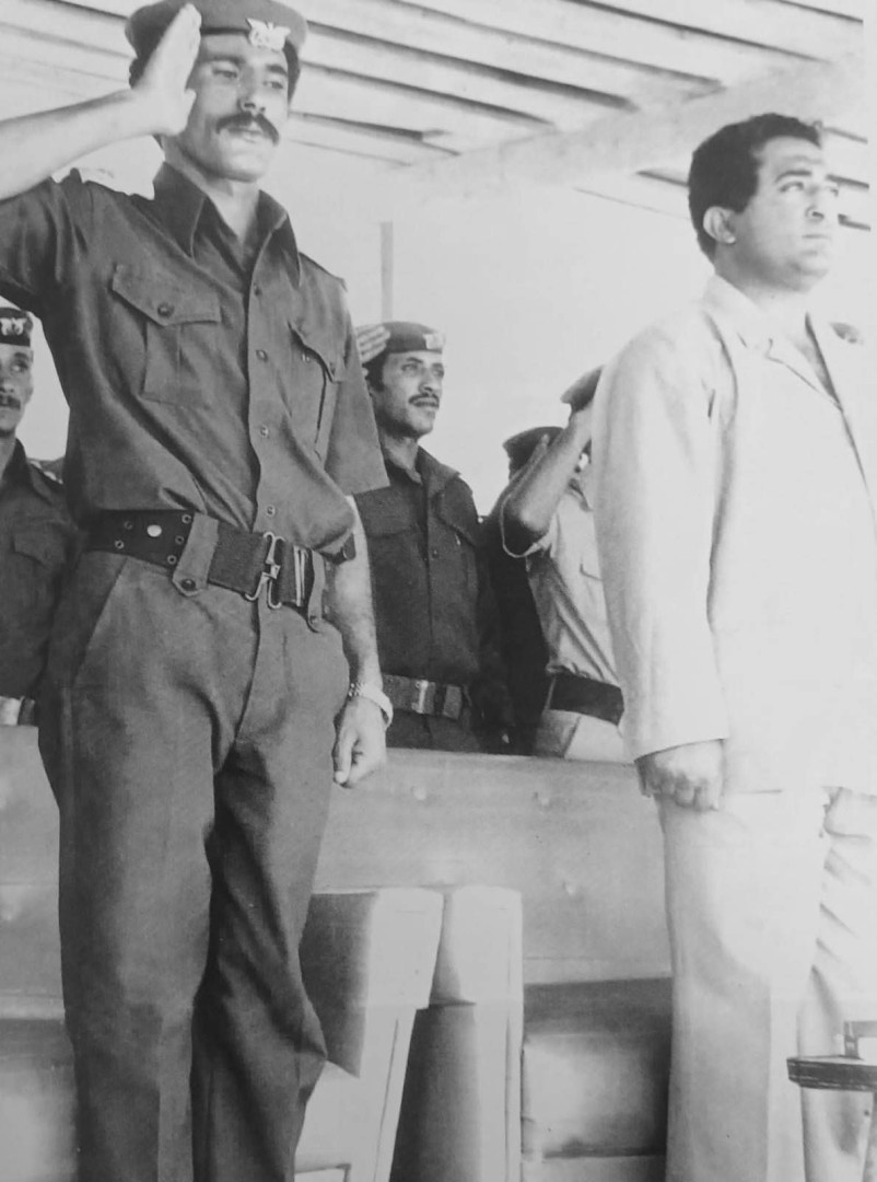 الرئيس إبراهيم الحمدي والى جواره علي عبدالله صالح