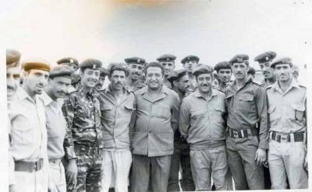 الحمدي وبعض من ضباط الثورة خلال فترة رئاسته