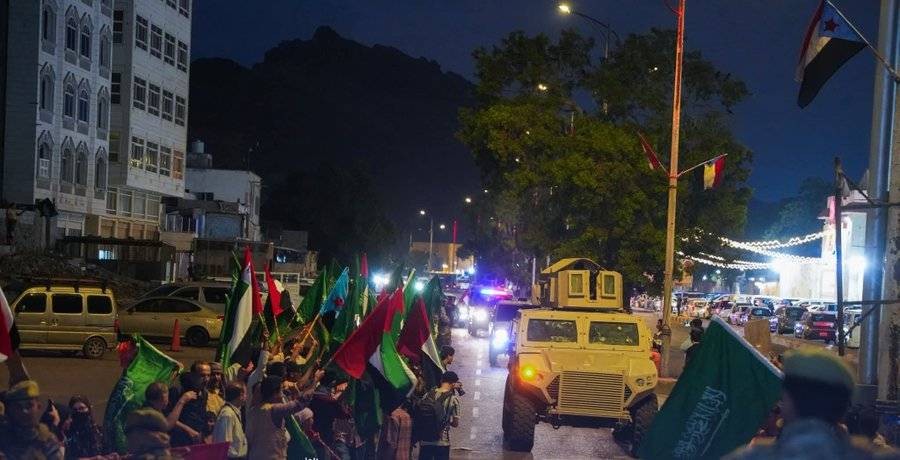 وفد عسكري سعودي-إماراتي في عدن لاحتواء التوتر  في حضرموت والمهرة