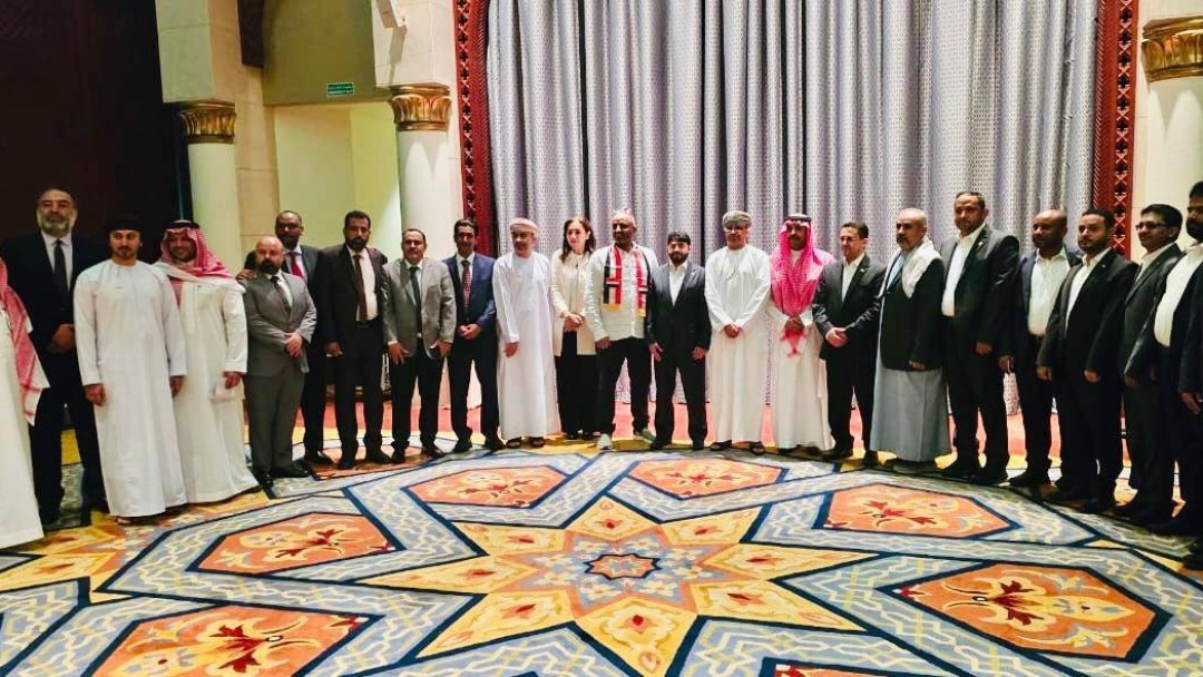 اتفاق إنساني في مسقط للإفراج عن 2900 محتجز من مختلف الأطراف اليمنية