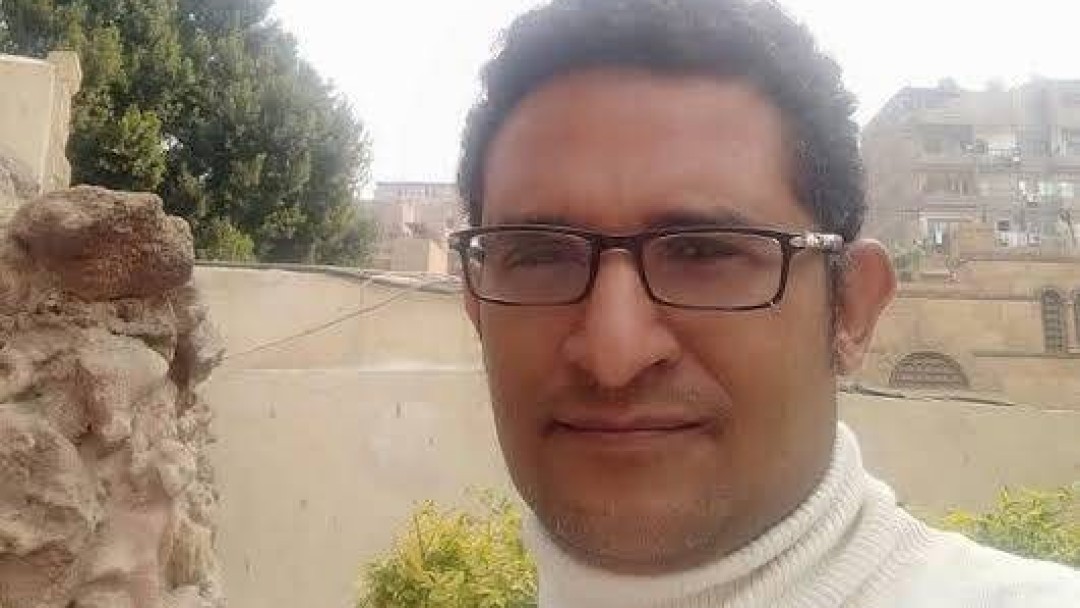 جماعة الحوثي تفرج عن الشاعر والكاتب أوراس الإرياني بعد أشهر من الاحتجاز