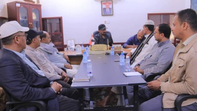 شبام: اجتماع موسّع يناقش التقرير النهائي لأسباب انهيار أحد المنازل بمدينة شبام التاريخية