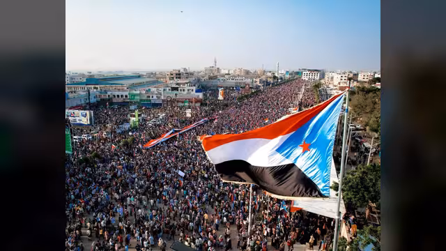 مظاهرات عدن: بين رسائل الشارع الجنوبي ورهانات السعودية