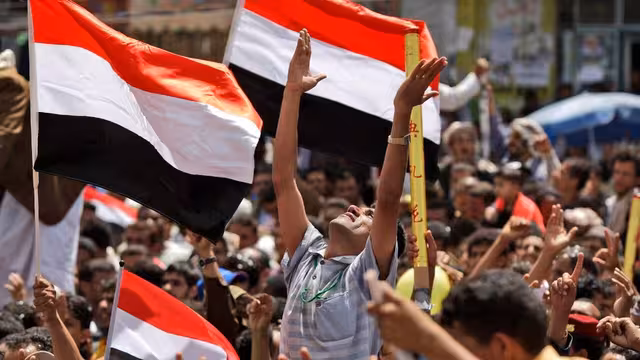 "اليمن بين فكي"