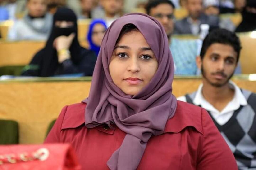 فاطمة العرولي