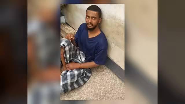 بعد العثور عليه معذباً وعارياً في الشارع.. قوة ملثمة تقتاد شاباً من شرطة التواهي بعدن