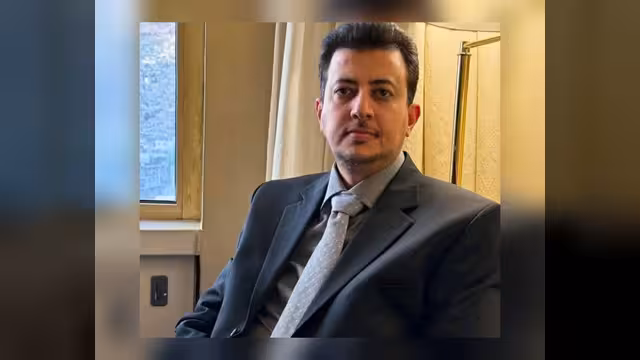 الحوثيون يفرجون عن الدكتور رامي عبدالوهاب محمود