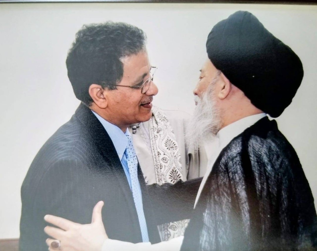 الكاتب مع محمد حسين فضل الله