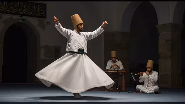 المولوية.. الدوران الطويل لأن الوقوف مؤلم
