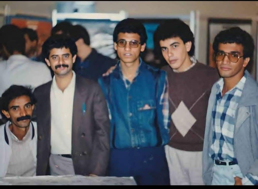 خالد يمينا والعسلي يسارا في حلب أواخر الثمانينات
