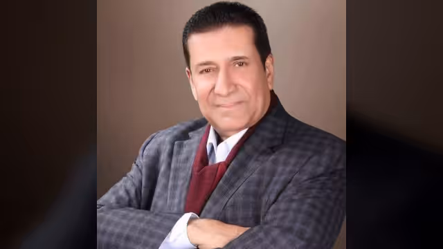 هذا الحب الجارف جزاء إخلاصه لوطنه