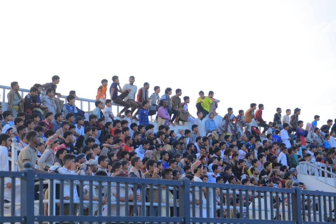 شغف جماهيري في ملعب مارب خلال مباراة ضمن الدوري اليمني ٢٠٢٦