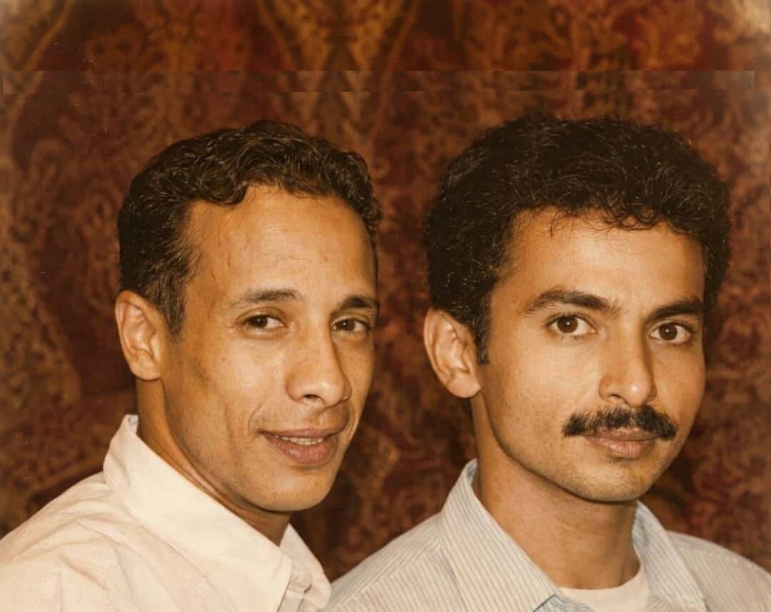 الكاتب وصديقه فتحي أبو النصر