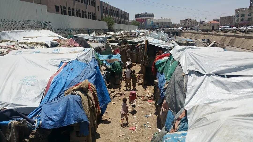 أحد محاوي  المهمشين ـ وكالات